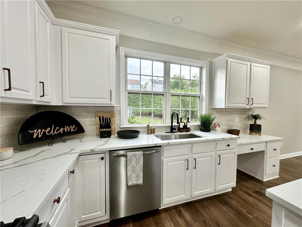 608 Chickory Court, Woodstock, Georgia image 6