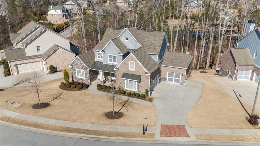 1381 Kings Park Drive