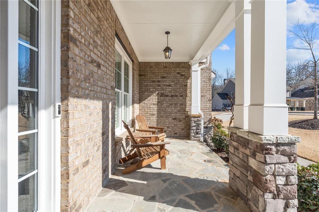 1381 Kings Park Drive