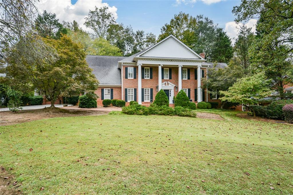 1640 Lazy River Lane