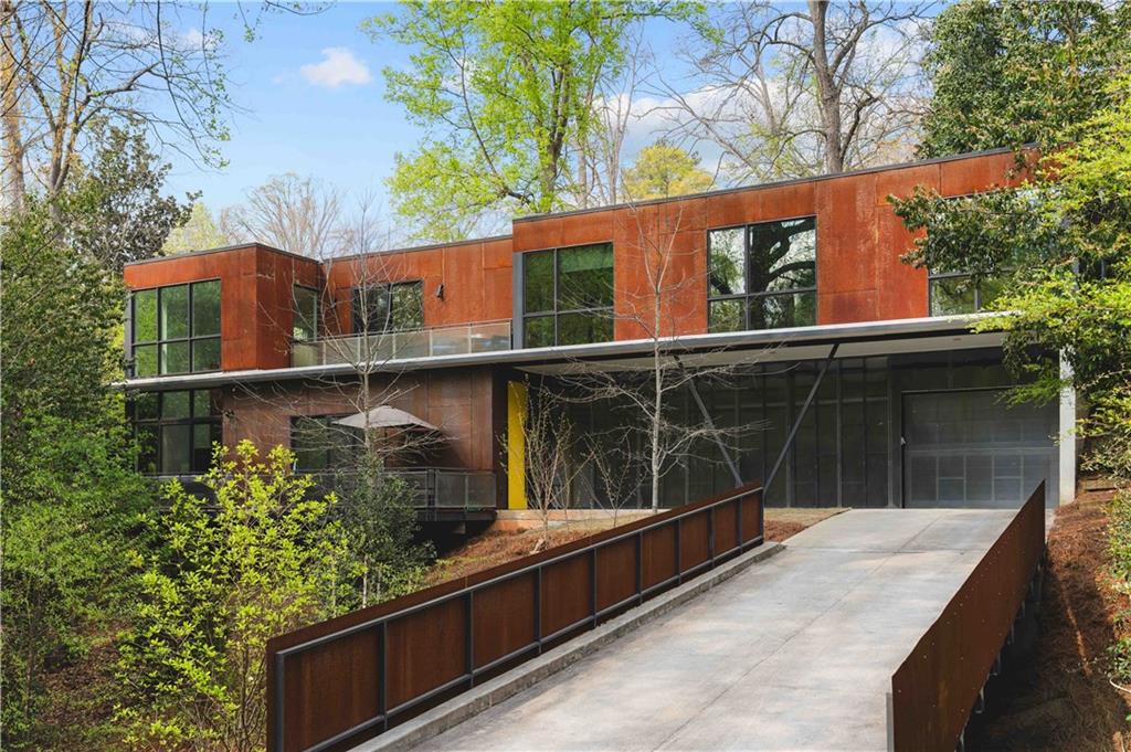 1944 McLendon Avenue NE