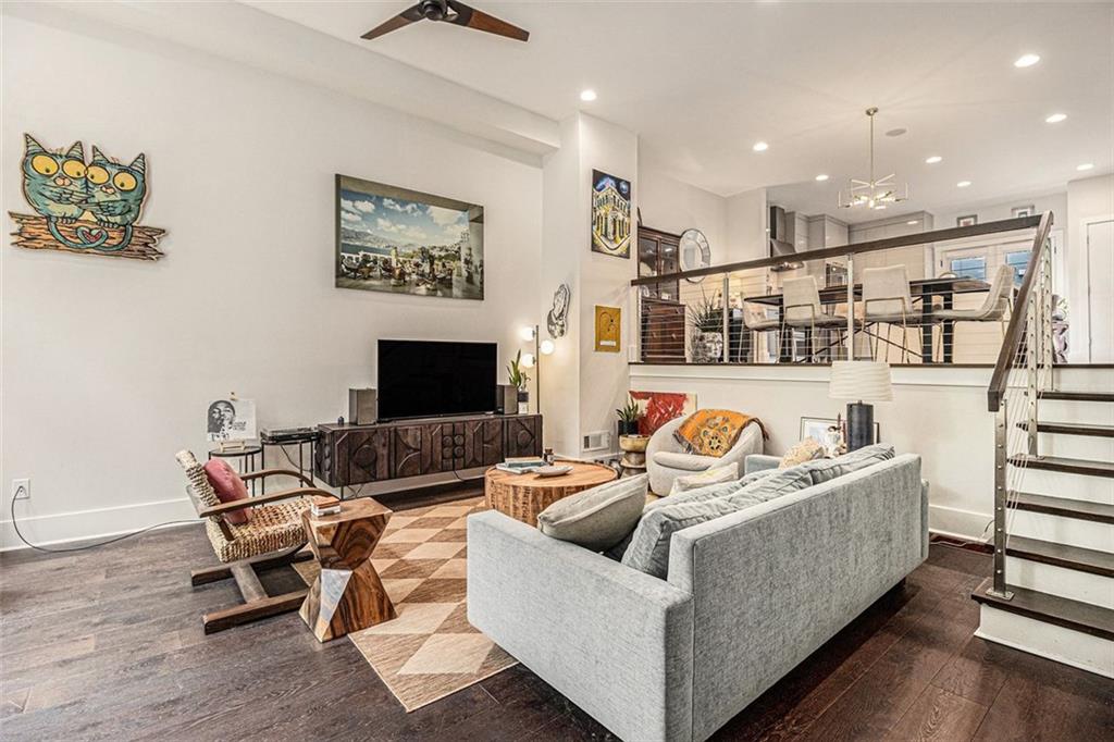 710 OAKVIEW Road