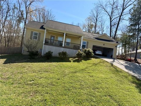 Homes For Sale - 101 Sunset Loop Loop<br/> Cedartown, GA 30125