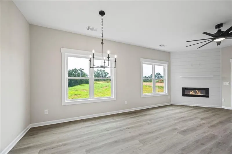 Toccoa, Georgia 30577, United States, 3 Bedrooms Bedrooms, ,3 BathroomsBathrooms,Residential,Active,175959