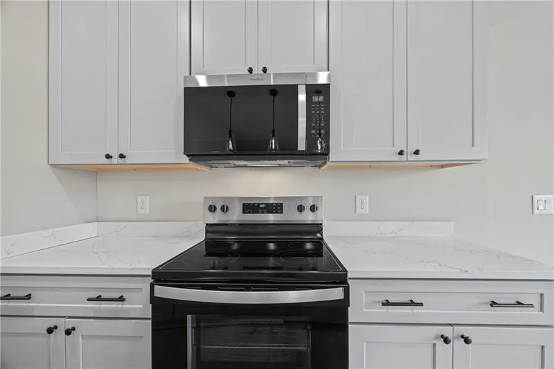 Toccoa, Georgia 30577, United States, 3 Bedrooms Bedrooms, ,3 BathroomsBathrooms,Residential,Active,175959