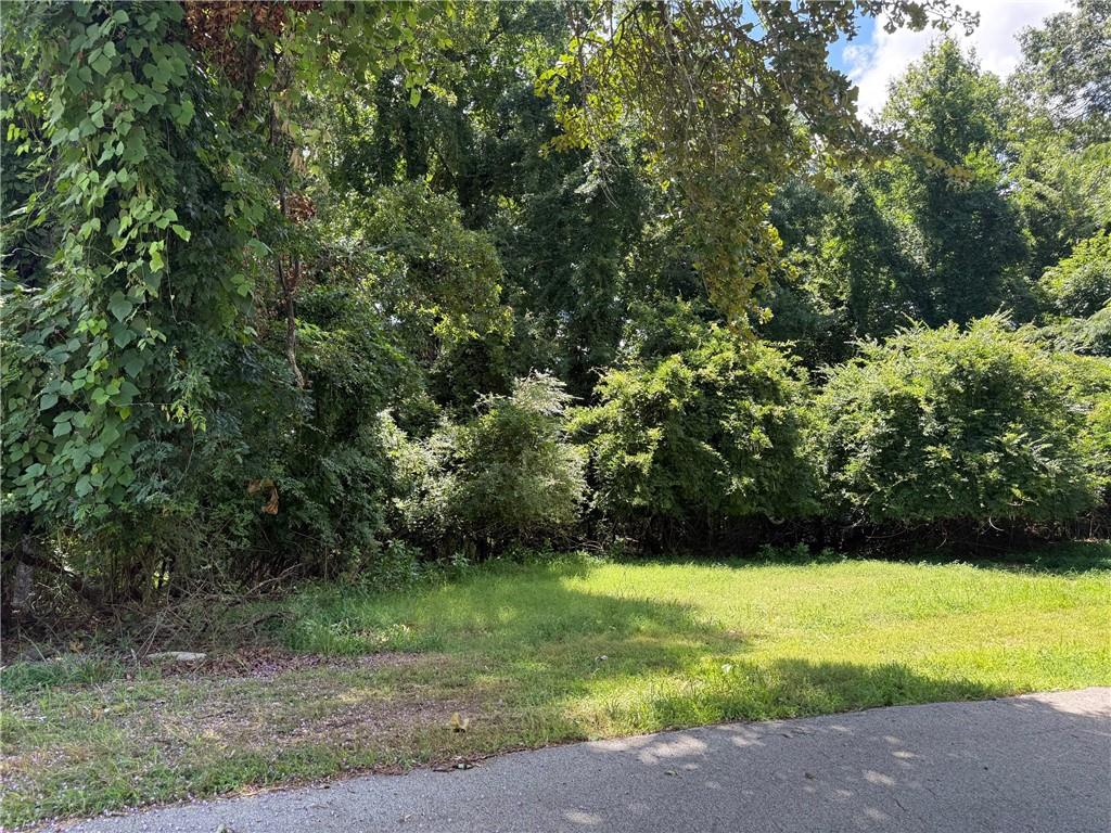 Great Location in the heart of Gainesville, this .86 acre lot is close to restaurants and shopping, lots lays well and is perfect for a basement home, walkable to parks and shopping
