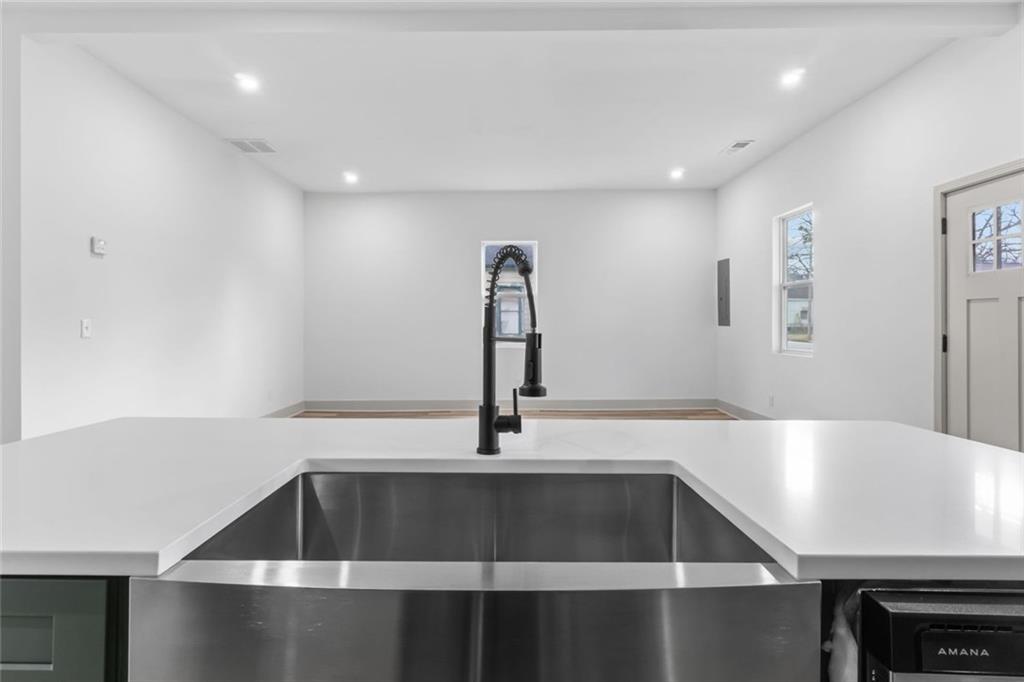 1604 Broad Street NE