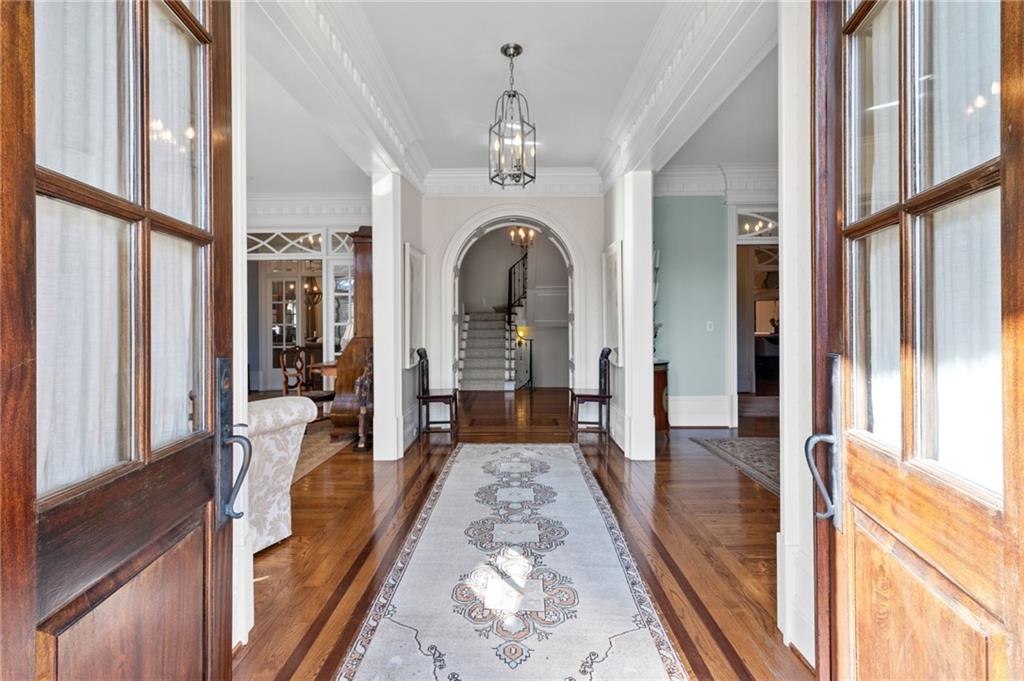 70 W Brookhaven Drive NE