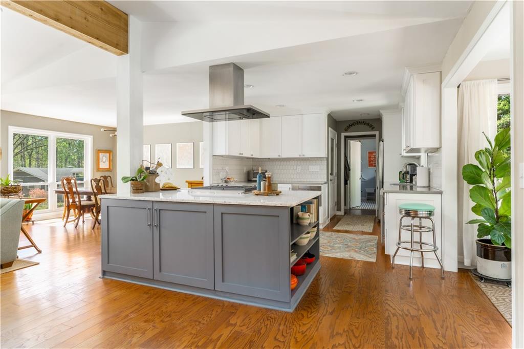 2590 Hawthorne Place, Atlanta, Georgia image 9