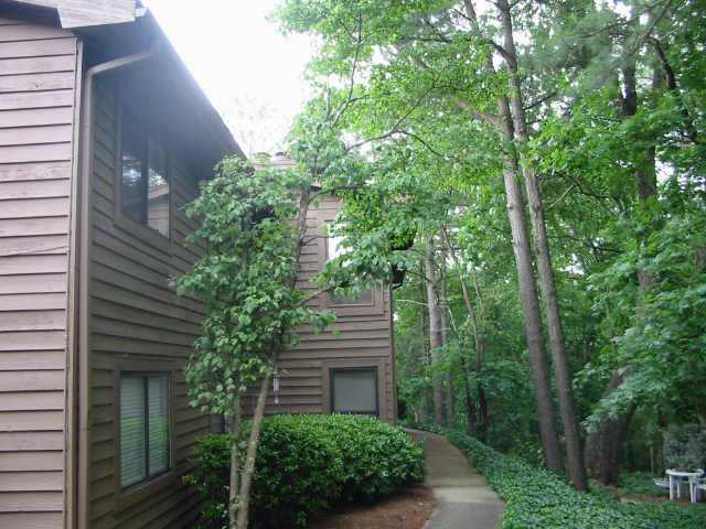 REDUCED AGAIN! PERFECT LIFESTYLE OF CONVENIENCE. TOP SCHOOLS! RENOVATED W/NEW CARPET, PAINT & FLOORING. UPDATED KIT S/NEWER APPLIANCES. FINISHED SUNRM W/NEW WINDOWS. FAM RM W/VAULTED CEILINGS & FPLC. DINING RM OFF KITCHEN, KIT W/BRKFST BAR. HUGE MSTR, S/T. ALL APPLIANCES INCLUDED.
