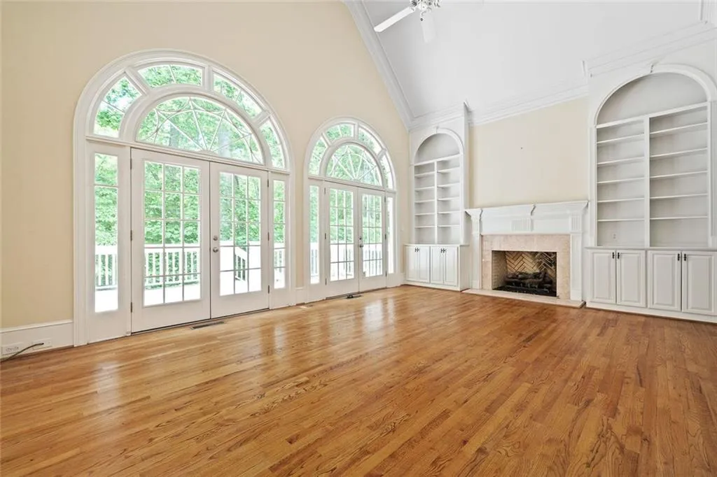 Sandy Springs, Georgia 30350, United States, 4 Bedrooms Bedrooms, ,6 BathroomsBathrooms,Residential,Pending,138249