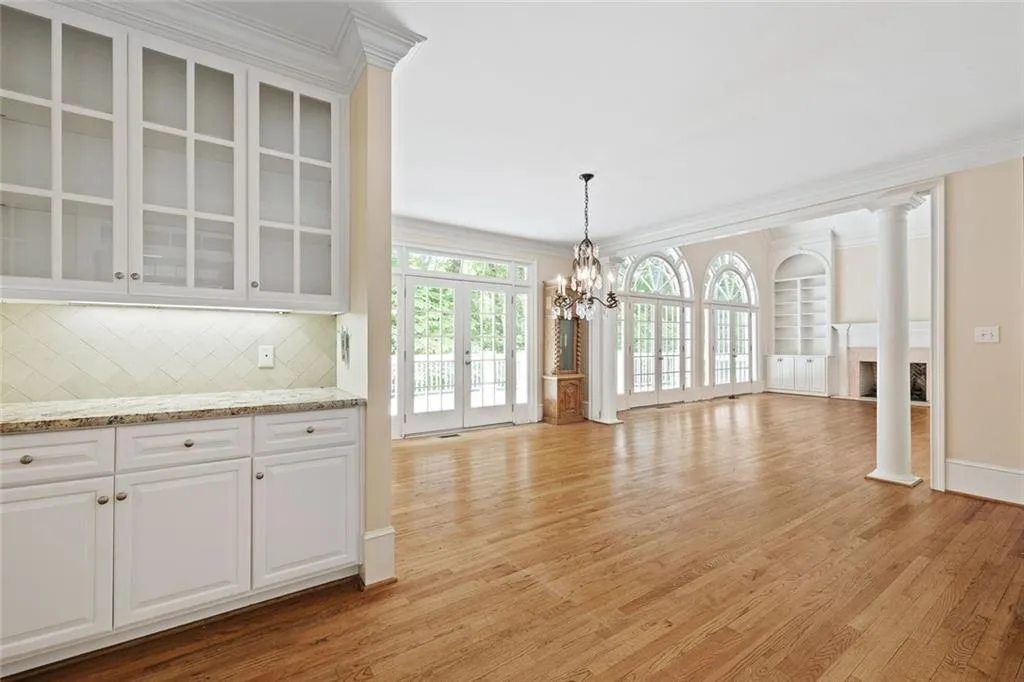 Sandy Springs, Georgia 30350, United States, 4 Bedrooms Bedrooms, ,6 BathroomsBathrooms,Residential,Pending,138249
