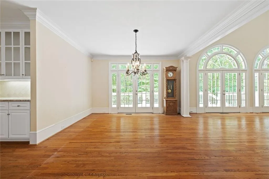 Sandy Springs, Georgia 30350, United States, 4 Bedrooms Bedrooms, ,6 BathroomsBathrooms,Residential,Pending,138249