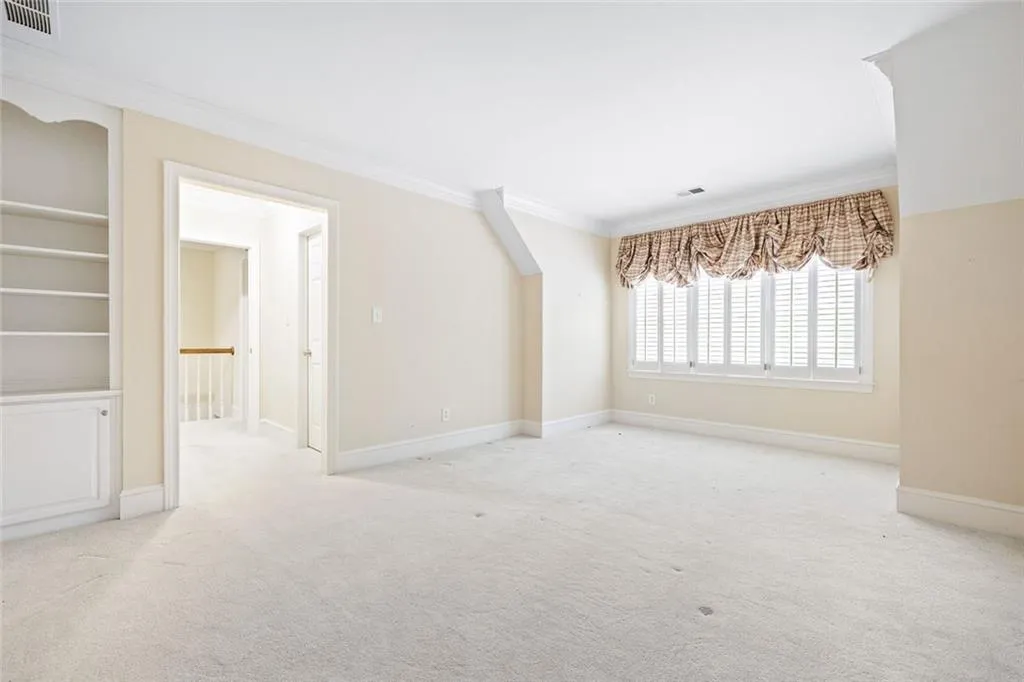 Sandy Springs, Georgia 30350, United States, 4 Bedrooms Bedrooms, ,6 BathroomsBathrooms,Residential,Pending,138249