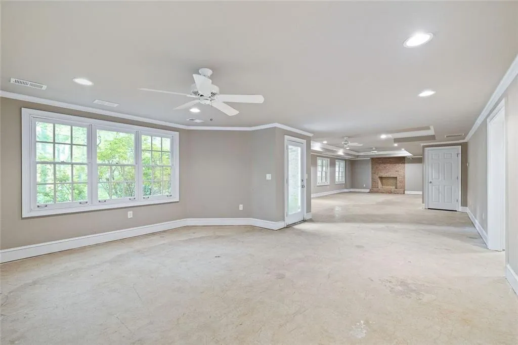 Sandy Springs, Georgia 30350, United States, 4 Bedrooms Bedrooms, ,6 BathroomsBathrooms,Residential,Pending,138249