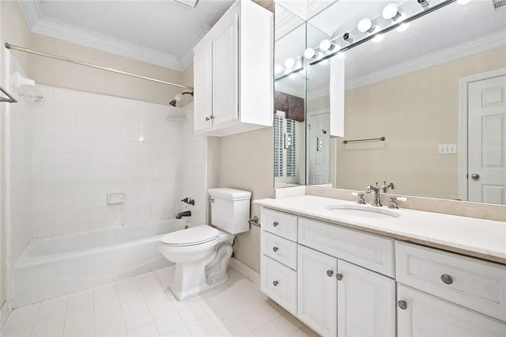 Sandy Springs, Georgia 30350, United States, 4 Bedrooms Bedrooms, ,6 BathroomsBathrooms,Residential,Pending,138249