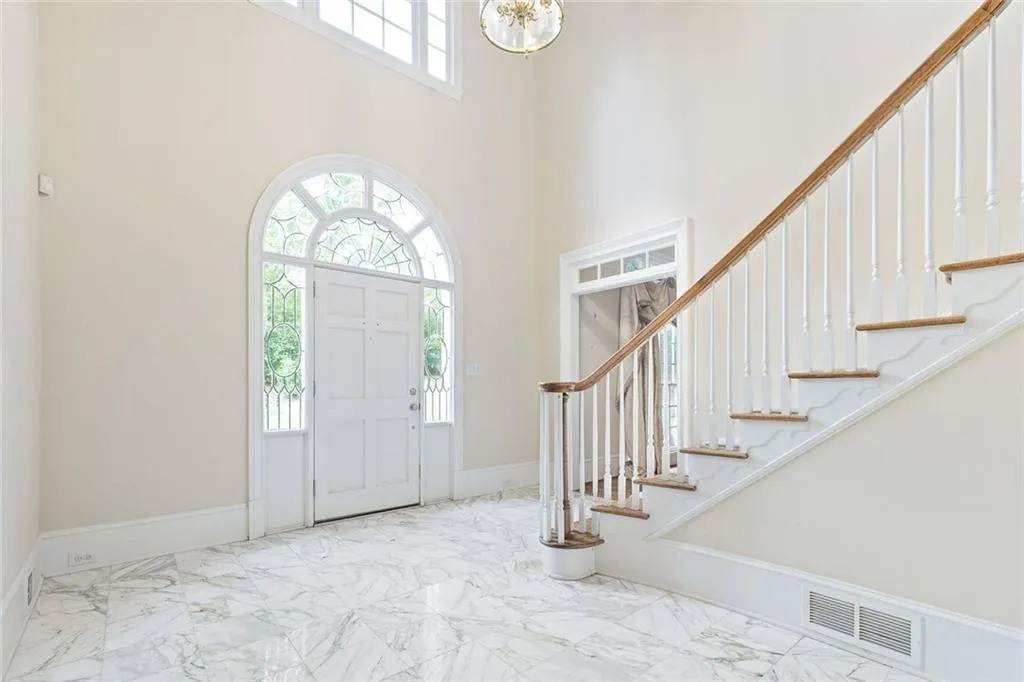 Sandy Springs, Georgia 30350, United States, 4 Bedrooms Bedrooms, ,6 BathroomsBathrooms,Residential,Pending,138249