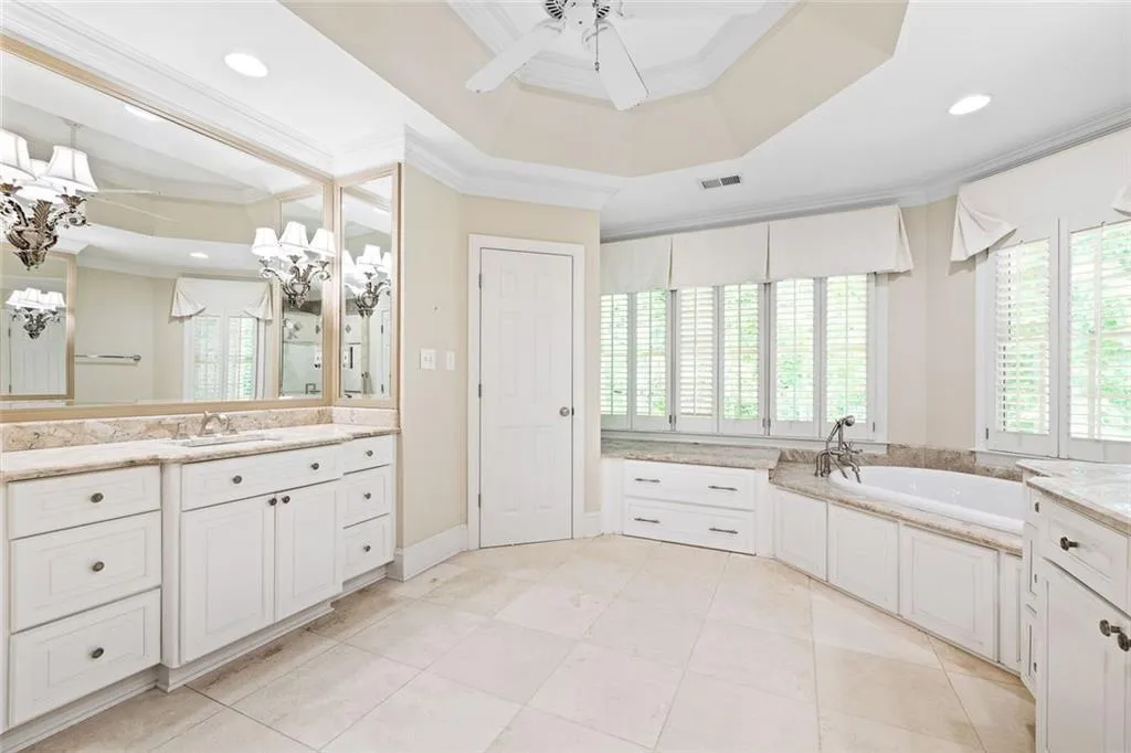 Sandy Springs, Georgia 30350, United States, 4 Bedrooms Bedrooms, ,6 BathroomsBathrooms,Residential,Pending,138249