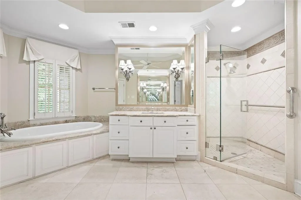 Sandy Springs, Georgia 30350, United States, 4 Bedrooms Bedrooms, ,6 BathroomsBathrooms,Residential,Pending,138249