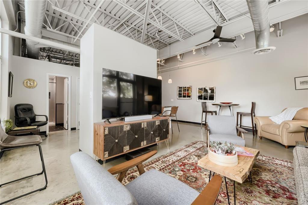5200 Peachtree Road 3208