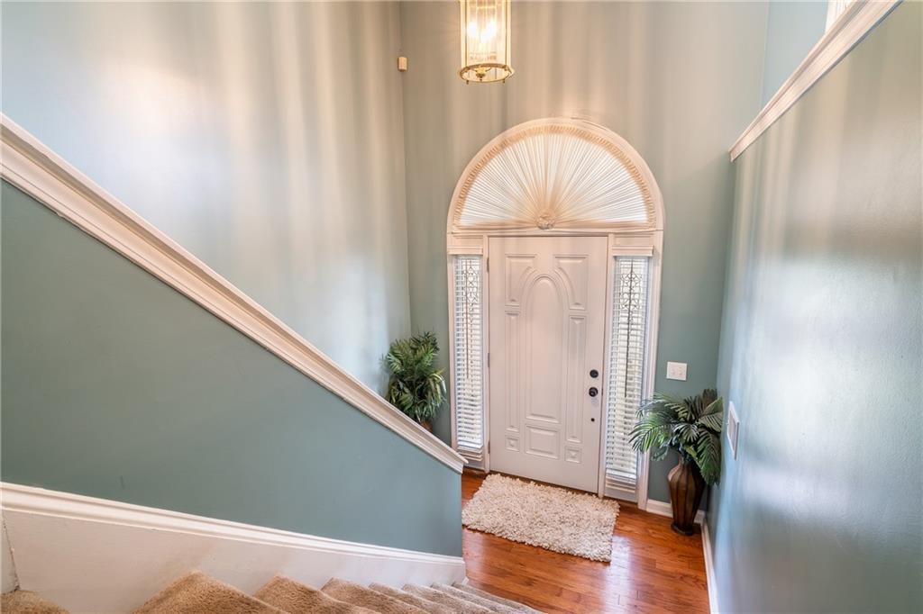 31 Churchill Downs NE NE