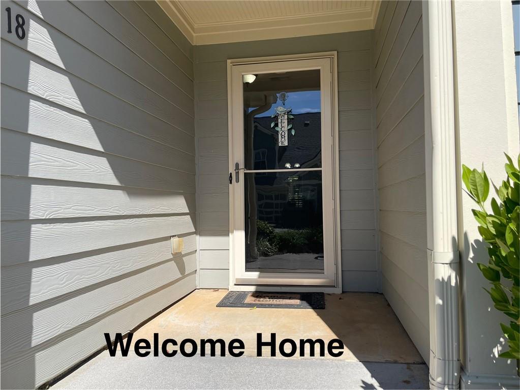 18 Mary Lane NE