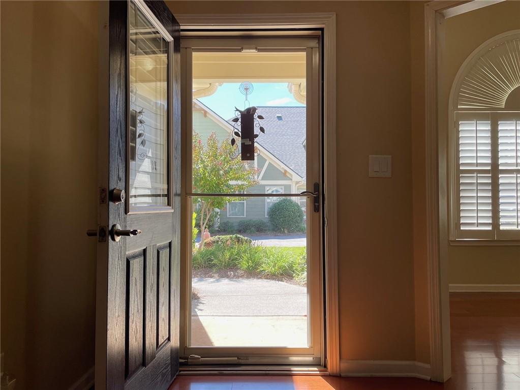 18 Mary Lane NE