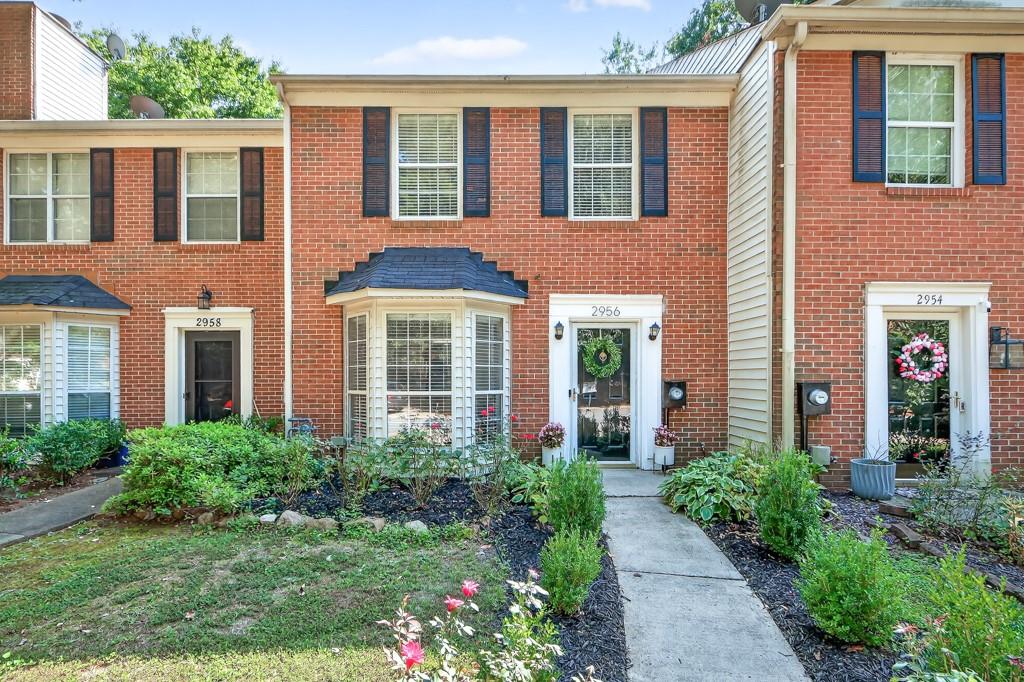 Welcome home to this stylish brick-front 2 bed / 2.5 bath townhome that perfectly blends charm, comfort, and convenience. Step inside to find a bright, open floor plan filled with natural light. The spacious living room features a cozy fireplace and flows seamlessly into the dining area—perfect for entertaining or quiet nights in.
The renovated kitchen showcases white cabinets, stainless steel appliances, and a breakfast nook with bay windows, offering a cheerful spot to start your day.
Upstairs, you’ll find two oversized bedrooms, each with its own updated en-suite bathroom—ideal for privacy and comfort. The conveniently located upstairs laundry makes everyday living a breeze.
Outside, enjoy a private deck and backyard space—perfect for morning coffee, grilling, or relaxing outdoors.
With stylish updates throughout, this move-in ready home is just minutes from I-75, I-285, Smyrna Market Village, The Battery, and Cumberland Mall.
Don’t miss your chance to own this beautifully updated townhome in one of Smyrna’s most desirable locations!