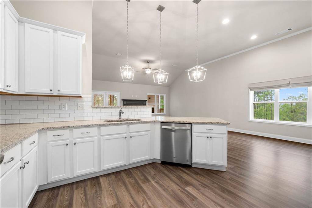 River Manor - Residential