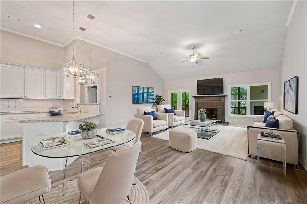 River Manor - Residential