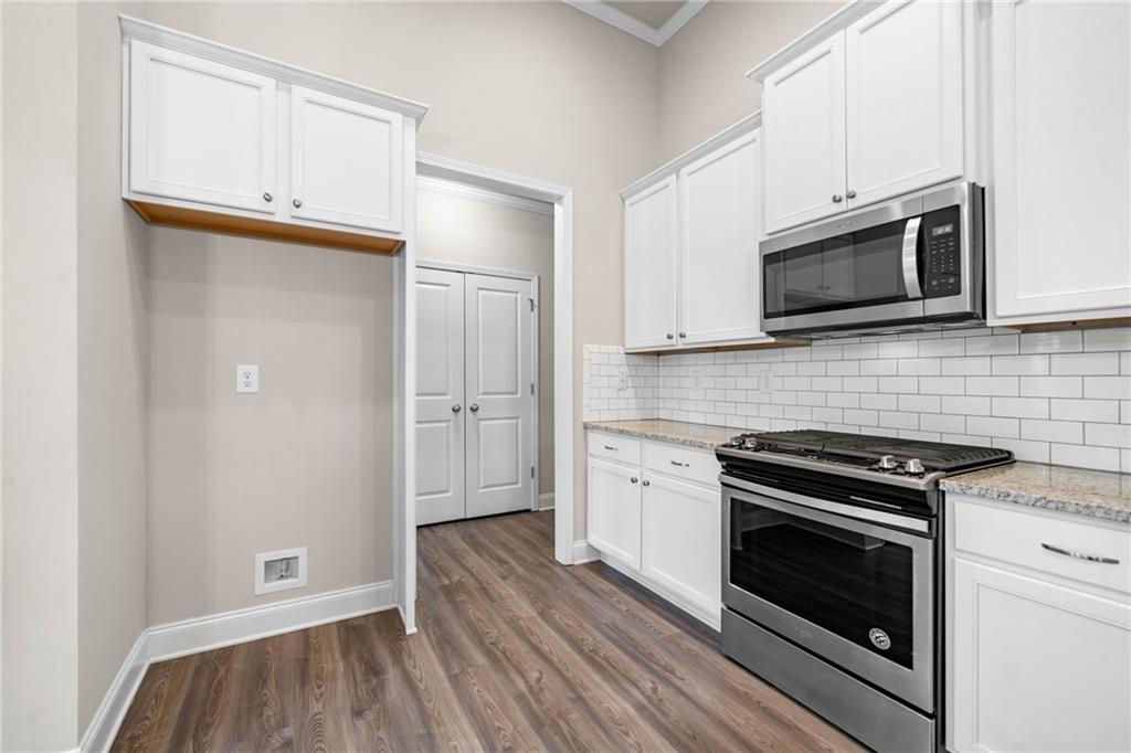 River Manor - Residential