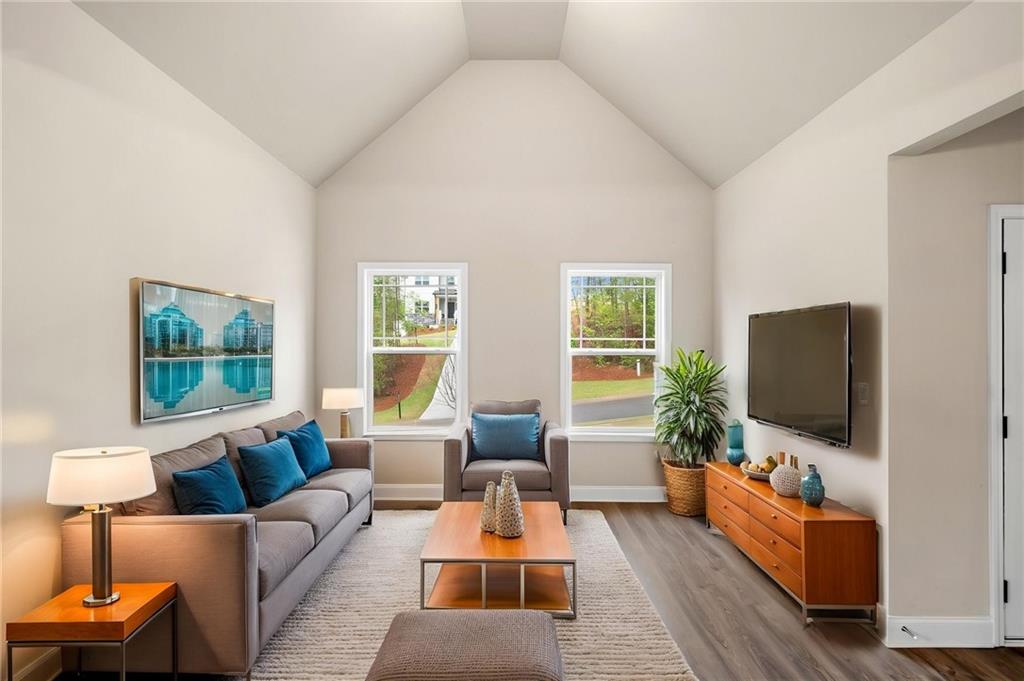 River Manor - Residential