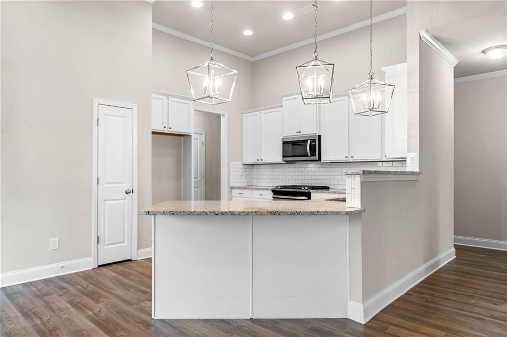 River Manor - Residential
