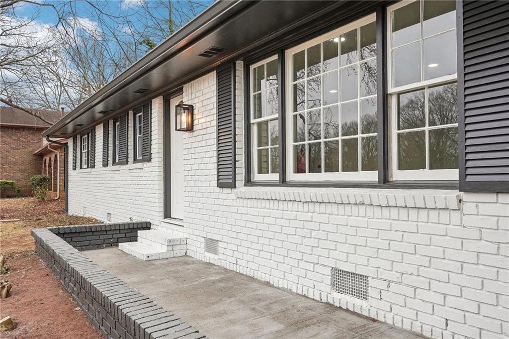 2401 Winshire Drive
