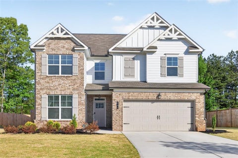 Homes For Sale - 692 Eagles Nest Circle<br/> Auburn, GA 30011