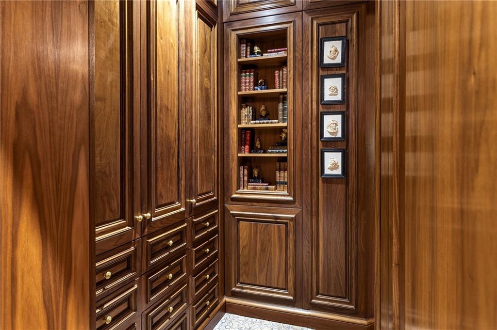 The Enclave on Peachtree - Residential