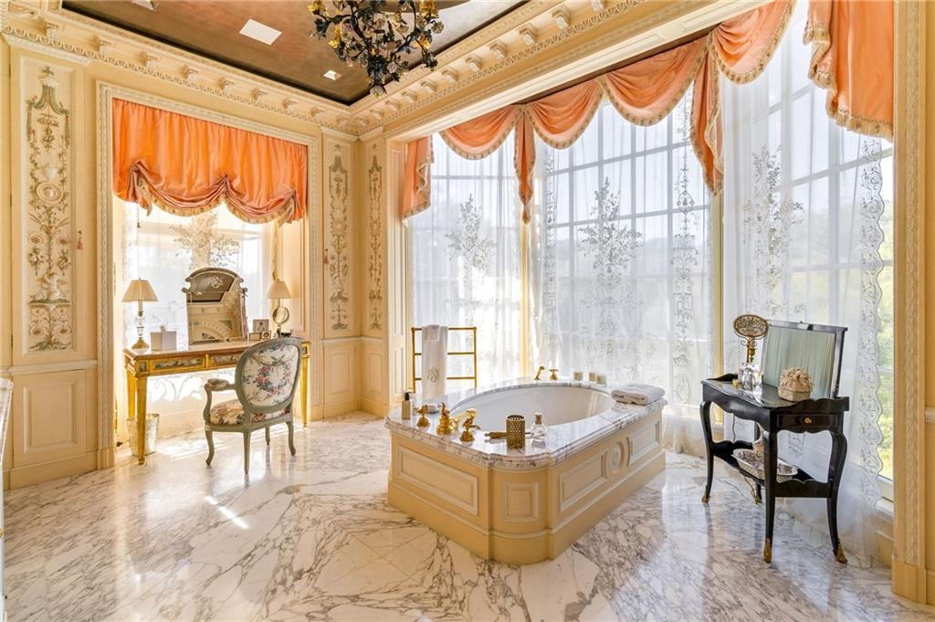 The Enclave on Peachtree - Residential