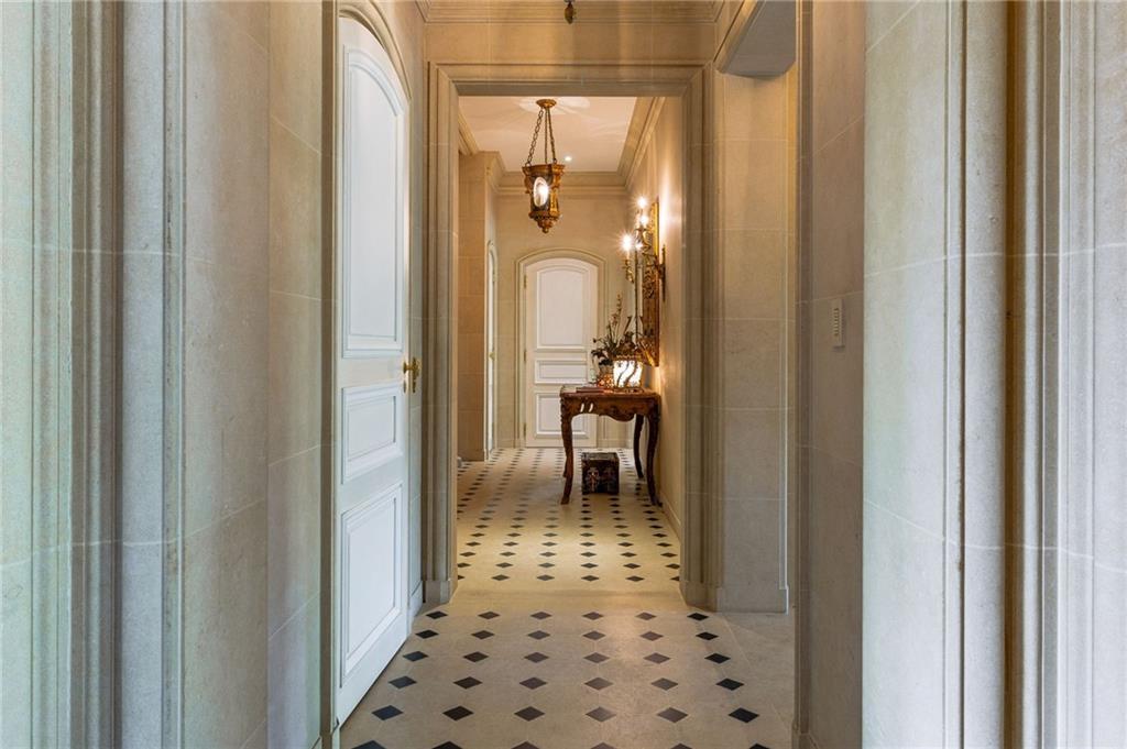 2288 Peachtree Road NW 6