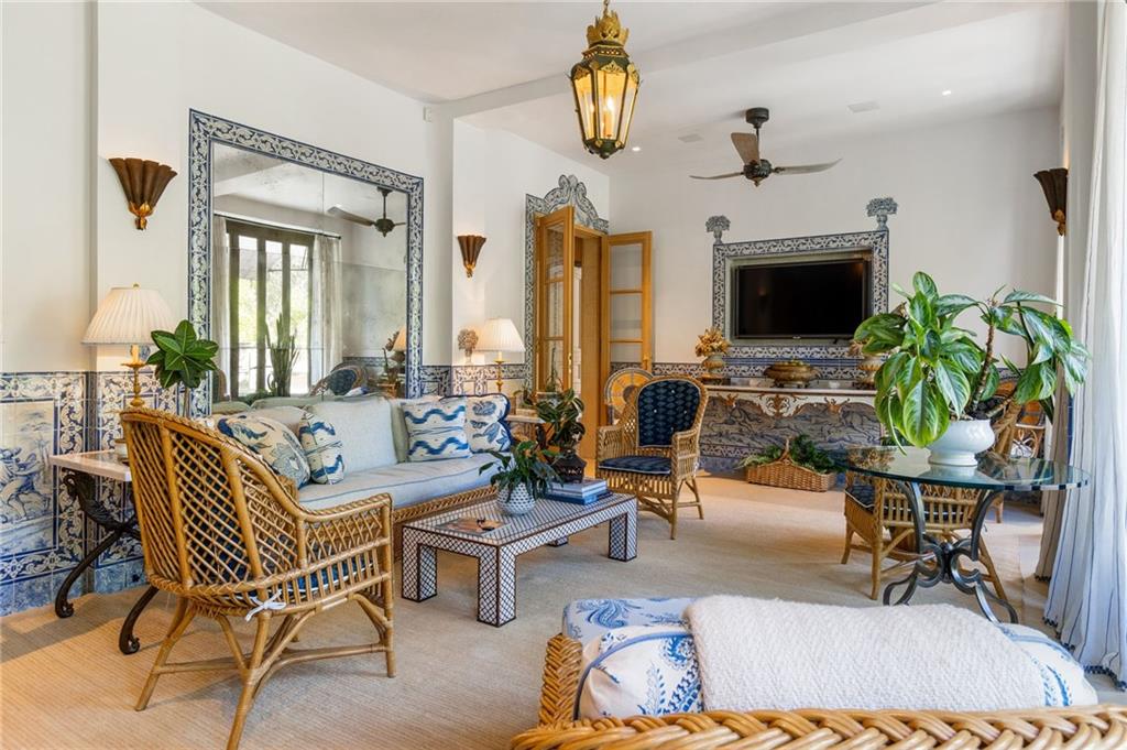 The Enclave on Peachtree - Residential