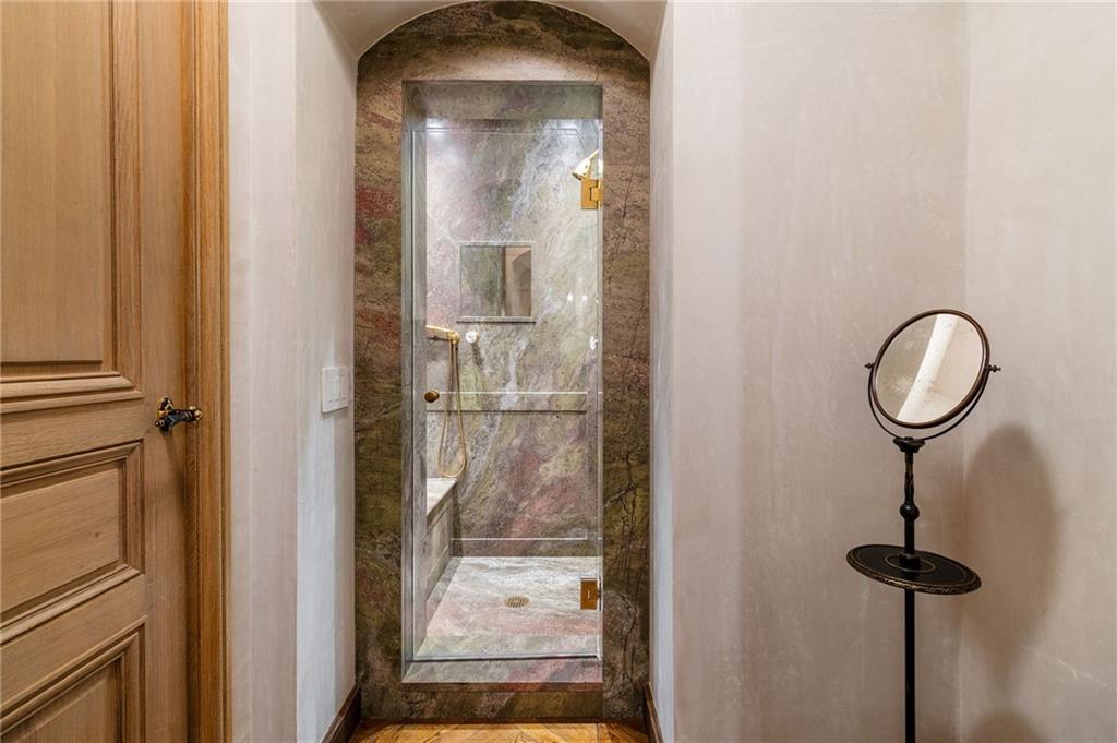 The Enclave on Peachtree - Residential