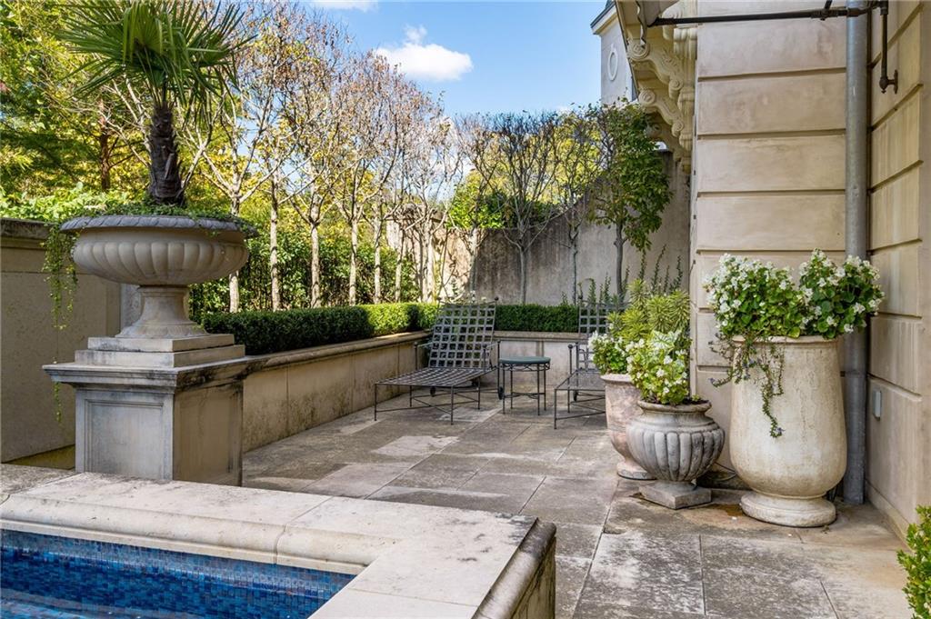 The Enclave on Peachtree - Residential