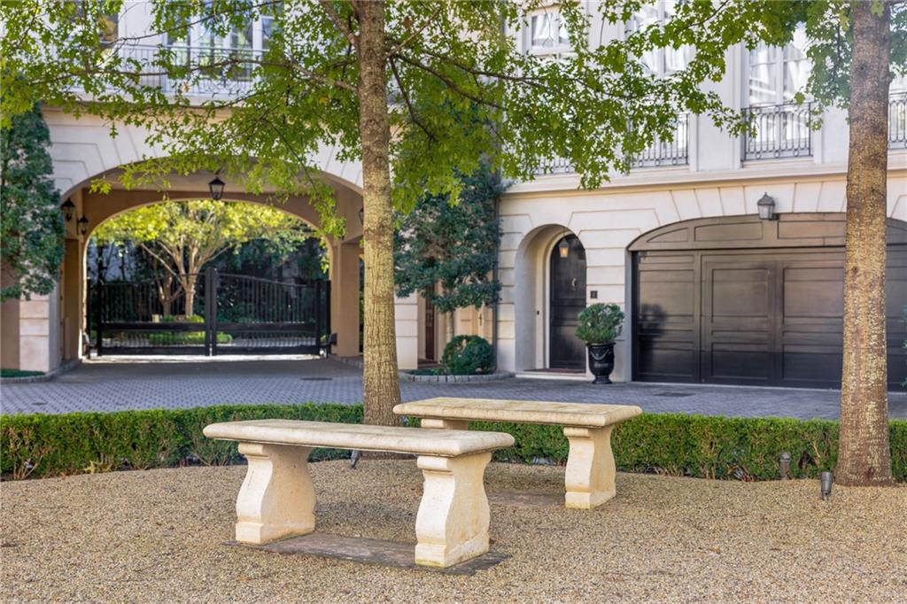 The Enclave on Peachtree - Residential