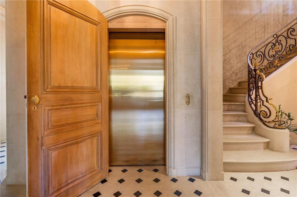 The Enclave on Peachtree - Residential