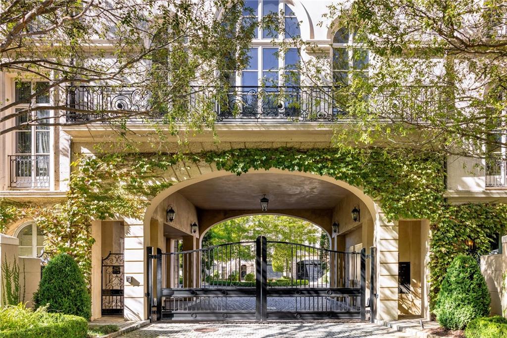 The Enclave on Peachtree - Residential