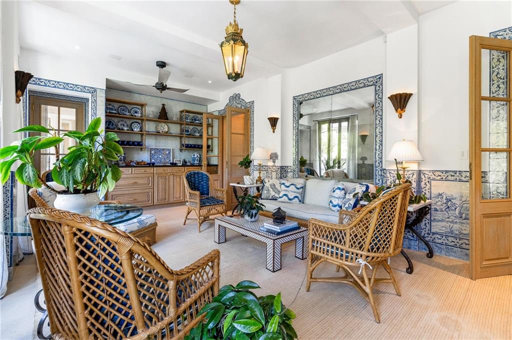 The Enclave on Peachtree - Residential