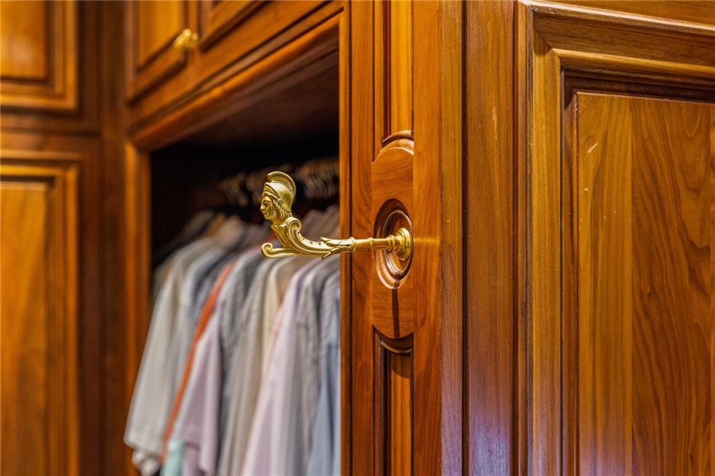 The Enclave on Peachtree - Residential