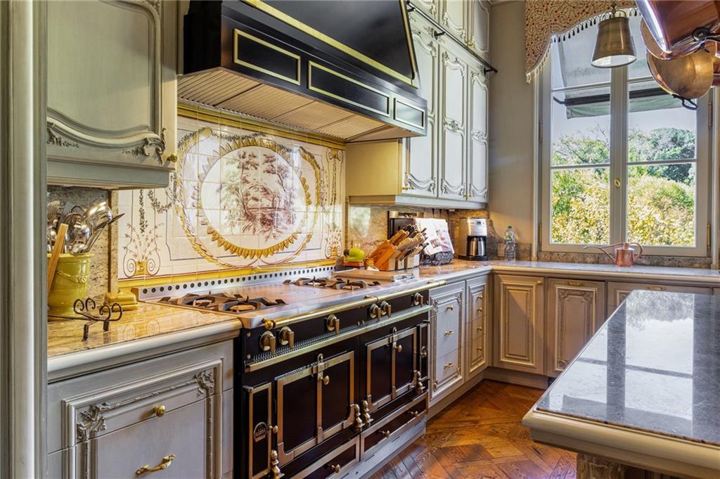 The Enclave on Peachtree - Residential