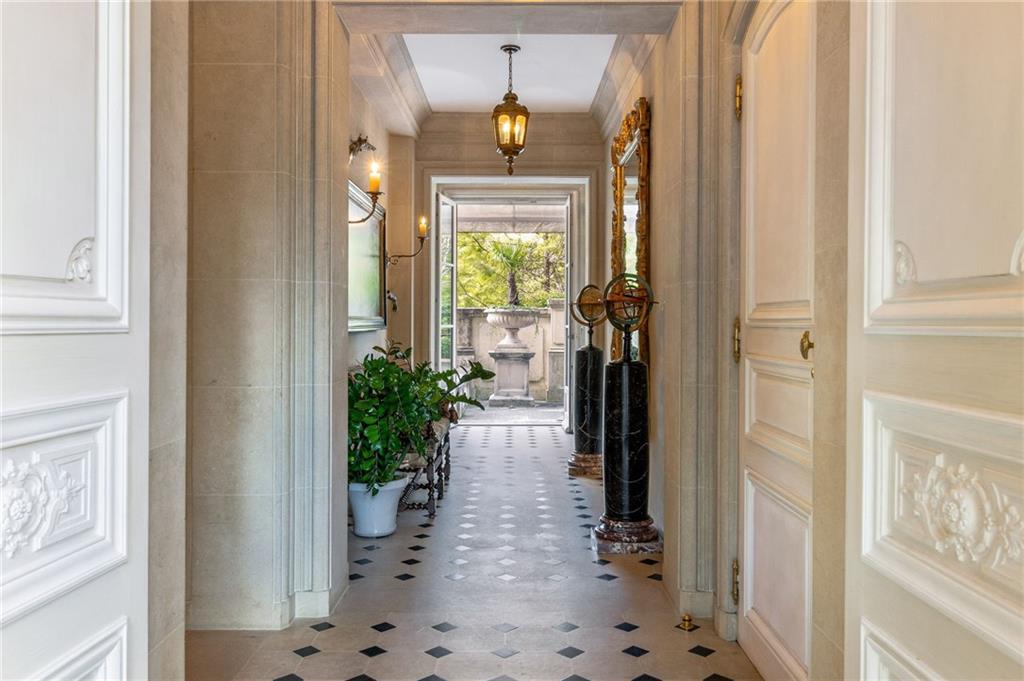 2288 Peachtree Road NW 6