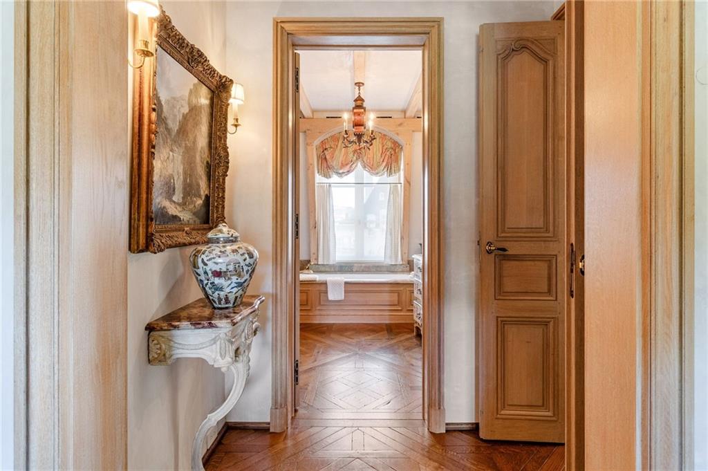 The Enclave on Peachtree - Residential