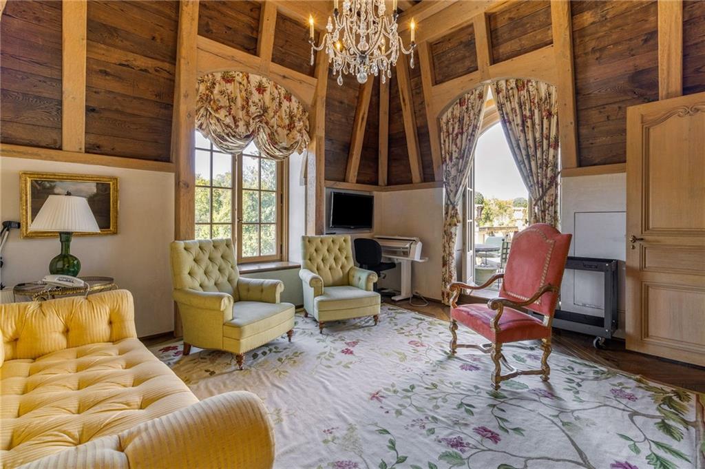 The Enclave on Peachtree - Residential